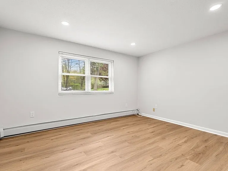 81 High St #9 — Photo 12