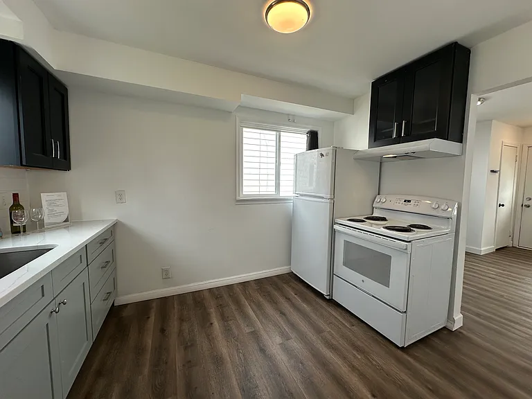 1615 E Greig Ave — Photo 10