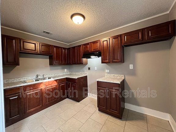 3rd image of 3678 Townes Ave