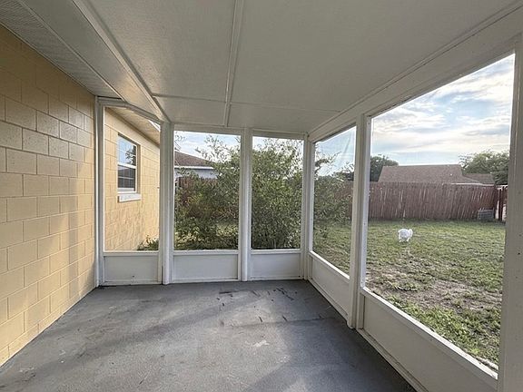 5th image of 9325 Larette Dr