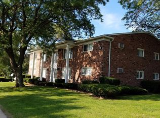 800 Montie Rd #33, Lincoln Park, MI 48146