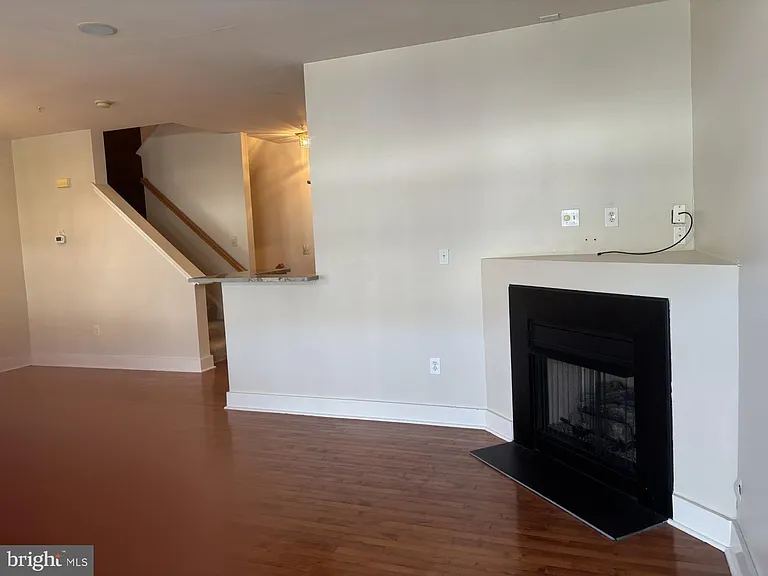46344 Pryor Sq #120 — Photo 21