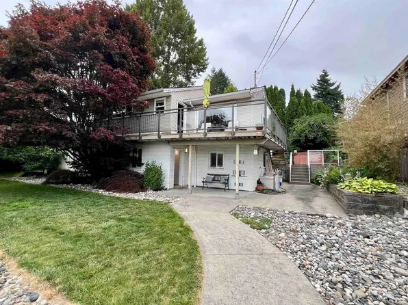 261 Montgomery St, Coquitlam, BC V3K 5E9