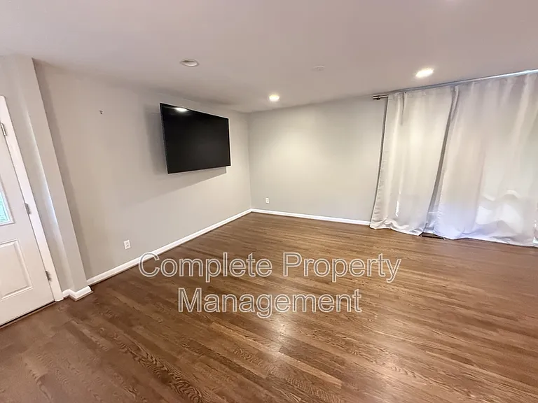 3153 Woodhaven Dr — Photo 29
