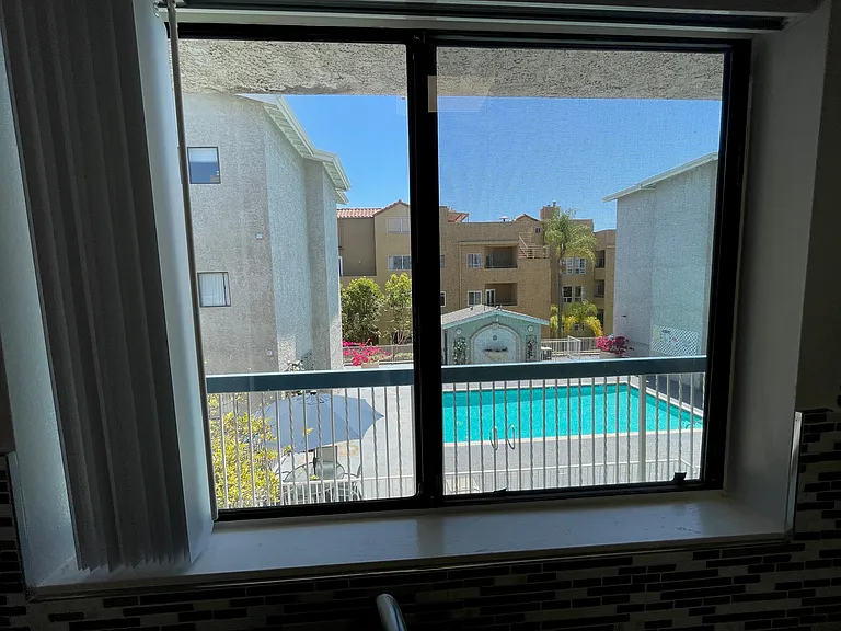 12840 Moorpark — Photo 6