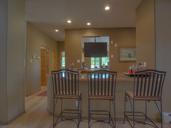 2nd image of 19 E West Dr