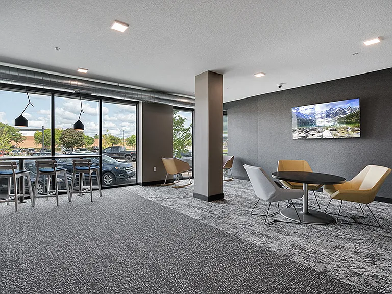 District Apartments — Photo 13