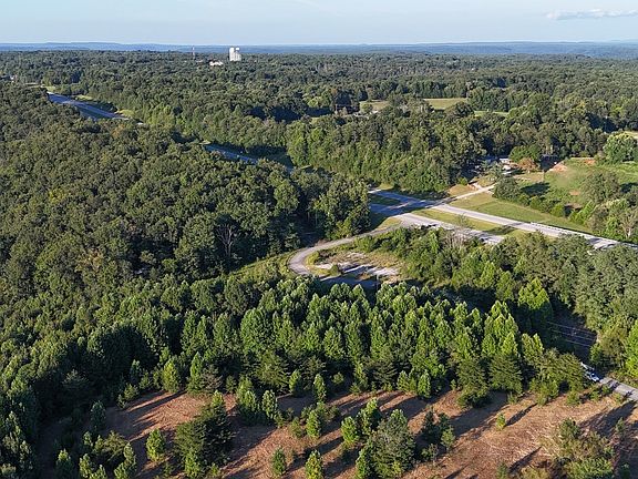 4th image of 86 Mount Crest Dr