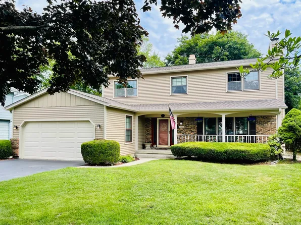 17581 W Summit Dr, Grayslake, IL 60030