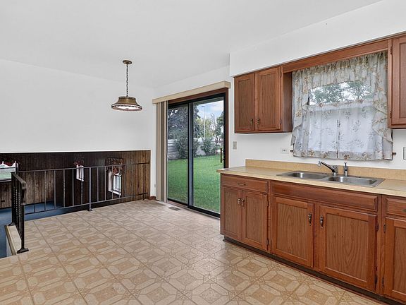 5th image of 2976 Drover Ln
