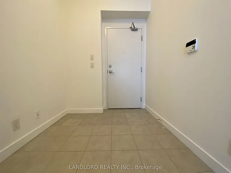 14 York St #5209 — Photo 22