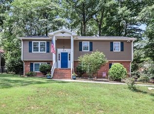 819 Roanoke Dr, Cary, NC 27513