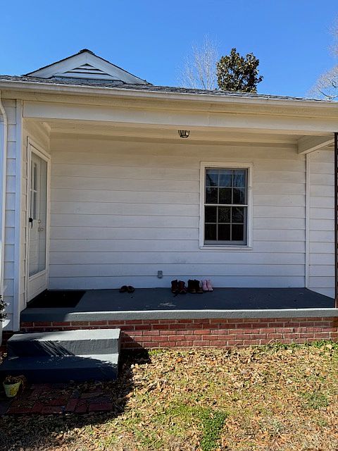 2nd image of 2505 E 4th St