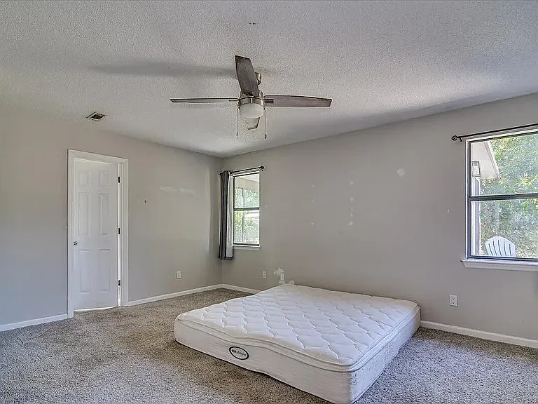 2339 Moncrieff St — Photo 8