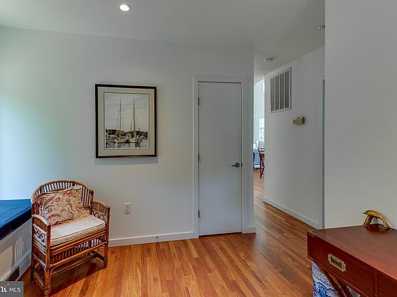 4th image of 22160 Miller Ct