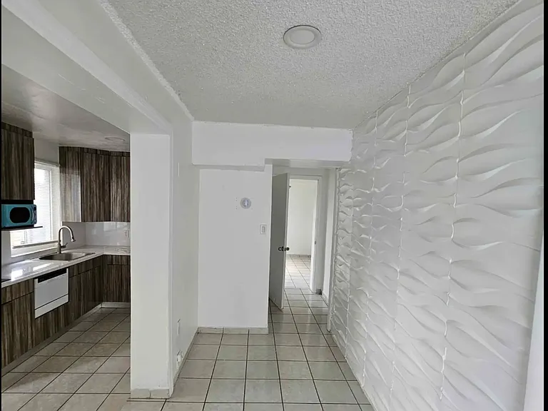 5350 E 3rd Ave — Photo 21