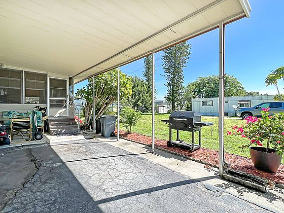 5th image of 205 Eland Dr
