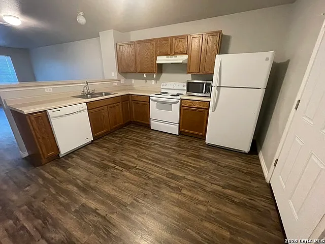 24 Bratton Dr — Photo 3