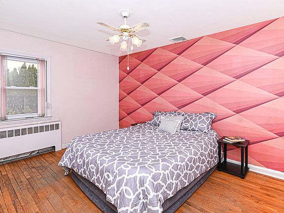 4th image of 226 Lexington Ave