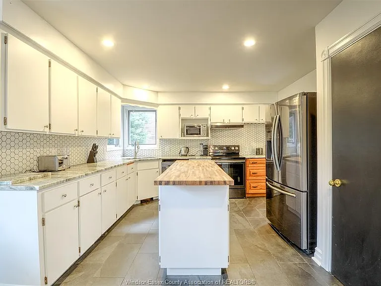 106 Marentette Dr — Photo 9