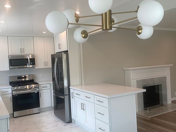 4th image of 7835 McConnell Ave