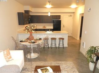 15075 SE Stark St #101, Portland, OR 97233