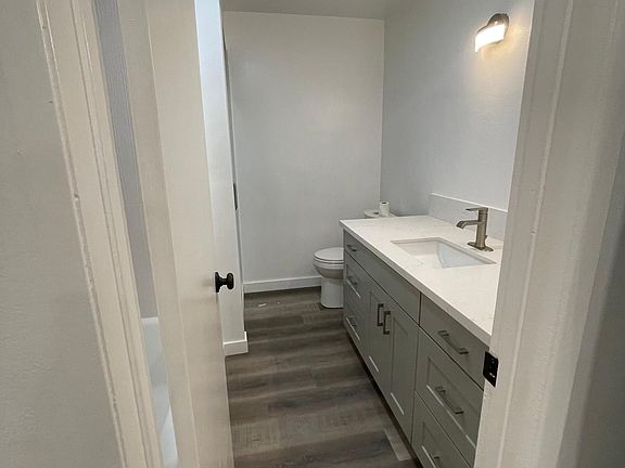 4th image of 117 S Doheny Dr APT 308