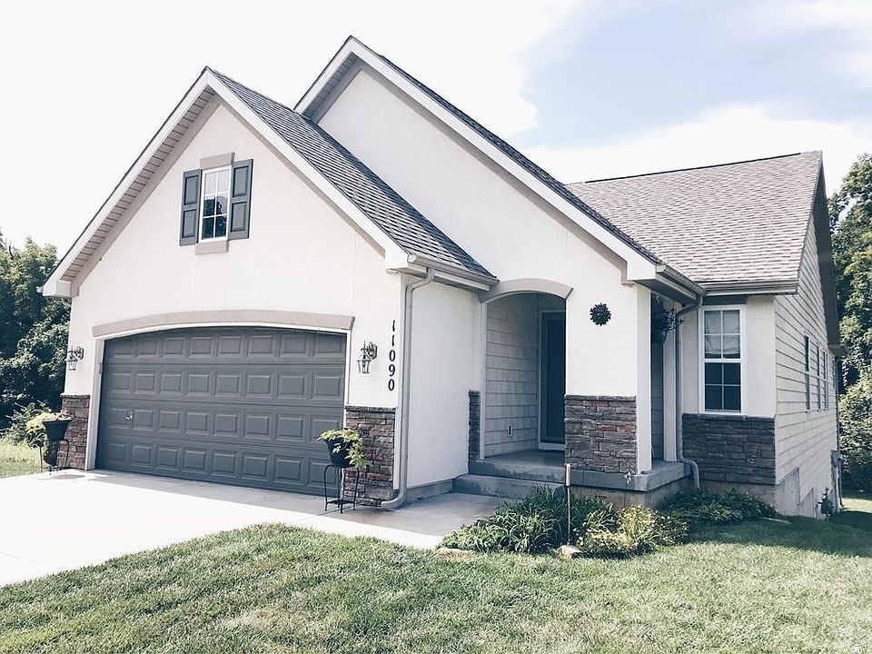 Welcome home to 11090 Whispering Lane!