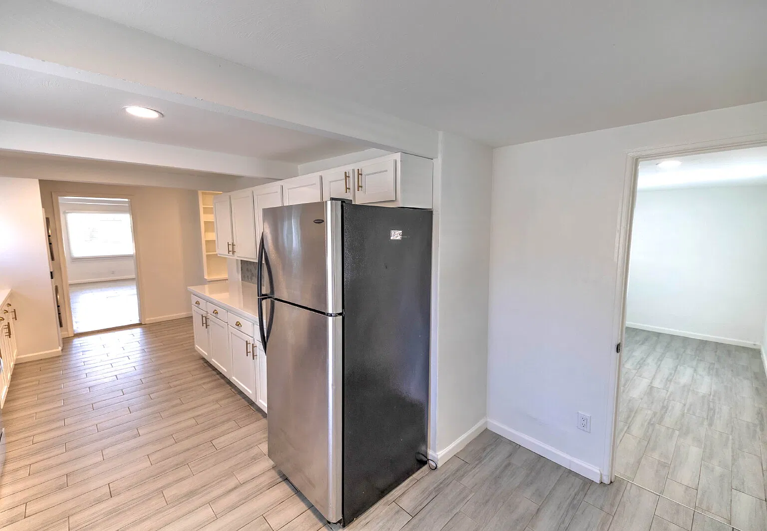 3 bed, 2.0 bath, 1639 sqft, $2,495 — Photo 3