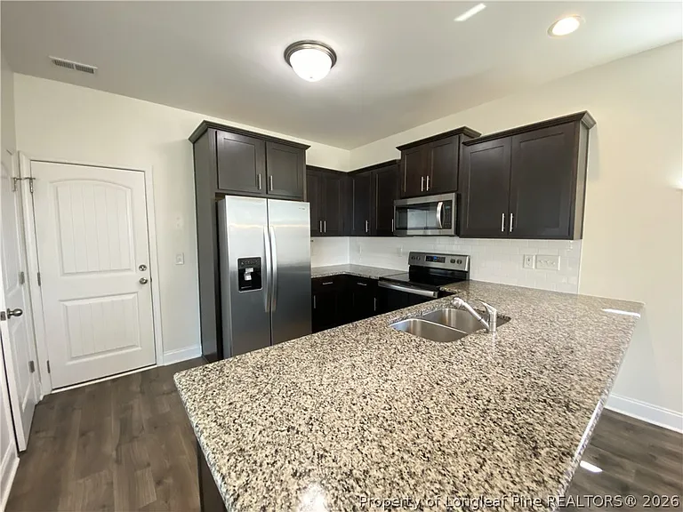140 Verdmont Dr — Photo 5