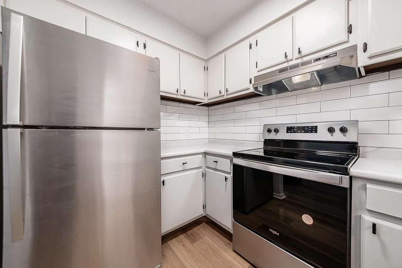1 bed, 800 sqft, $1,095 — Photo 3