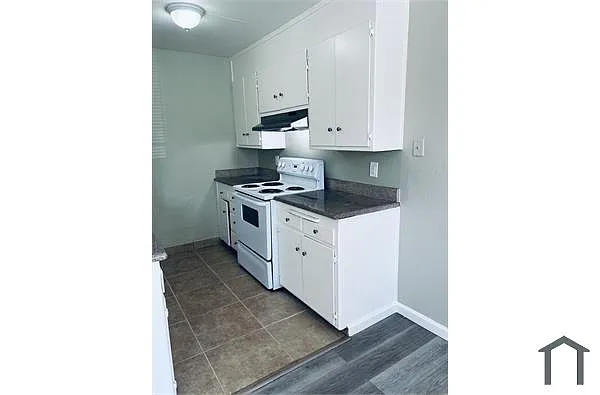 Building Photo - 2125 92nd Ave #111