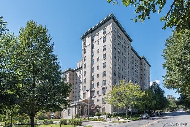 1st image of 33 Gates Cir #10G