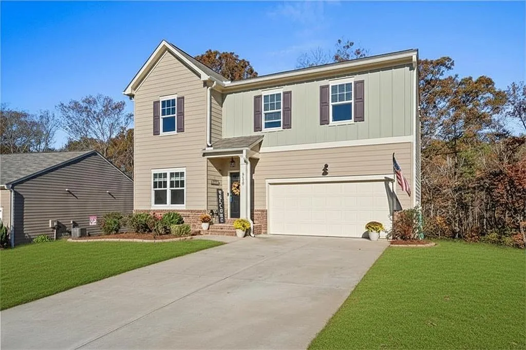 4 bed, 2.5 bath, 2684 sqft, $2,600 — Photo 2