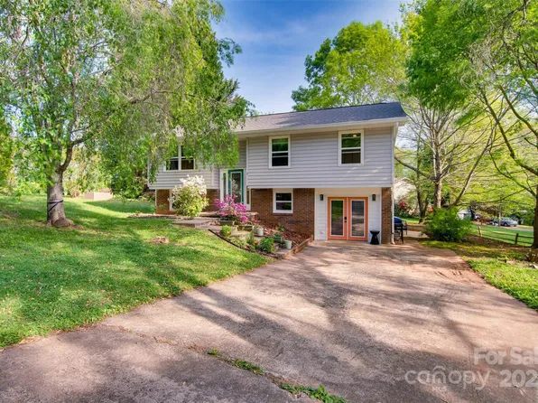 7 Guinevere Ct, Asheville, NC 28806