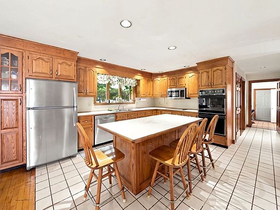 5th image of 43 Santee Rd