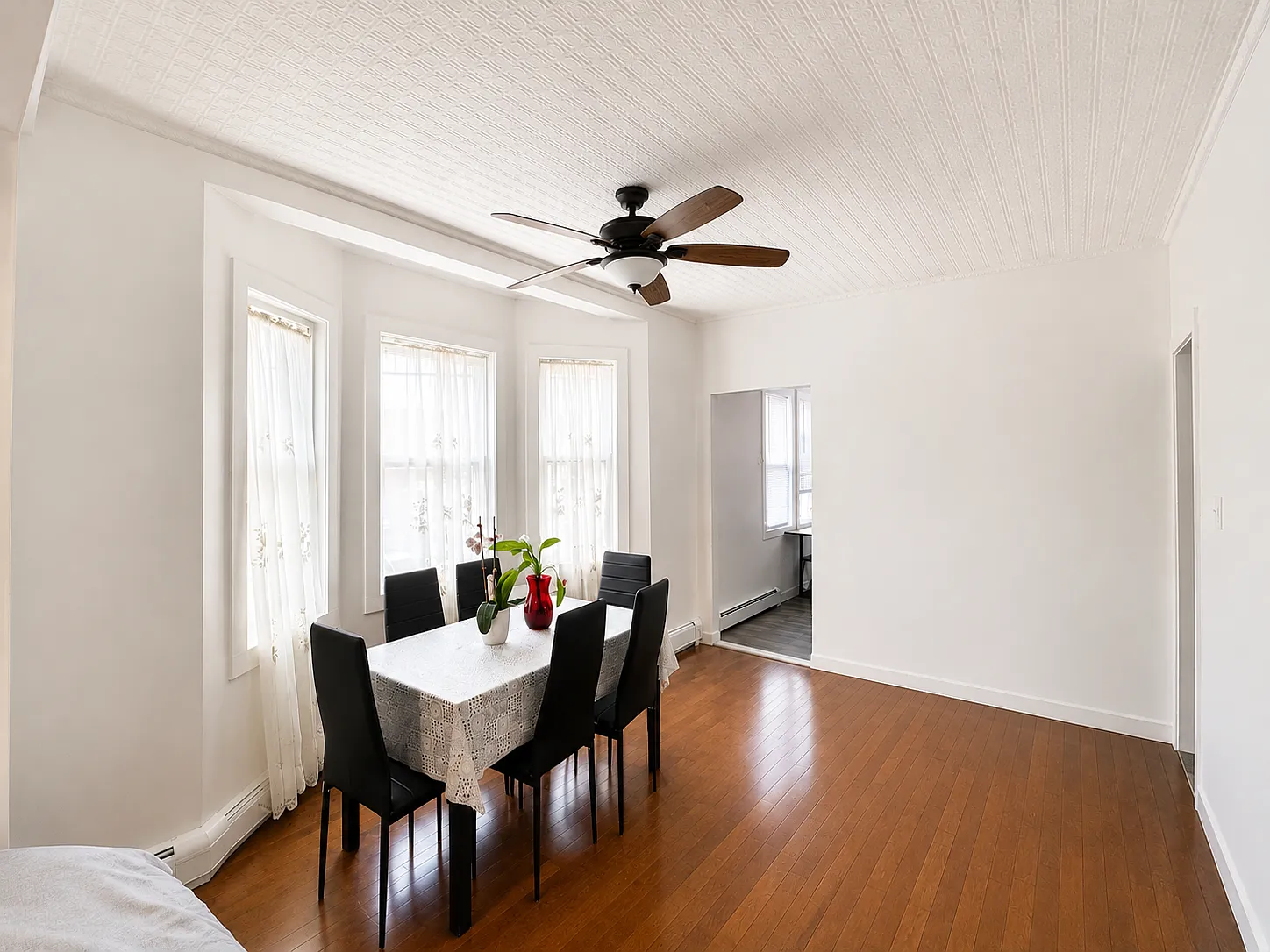 3 bed, $2,500 — Photo 4