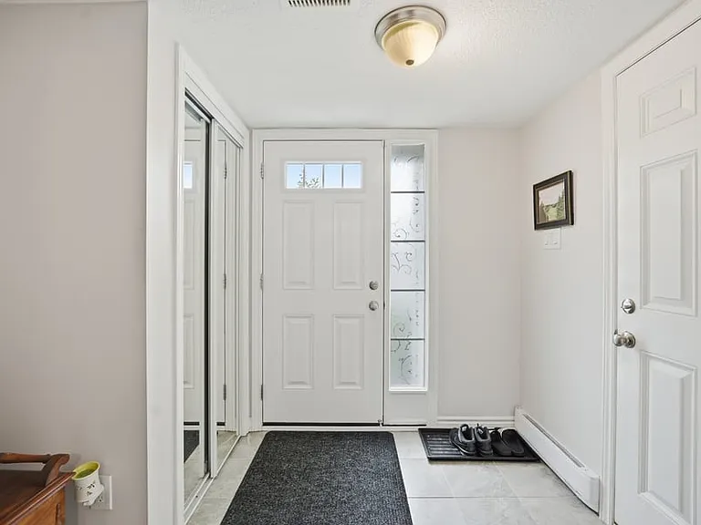 84 Feathertop Ln — Photo 2