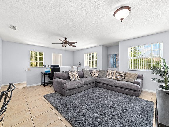 4th image of 146 SW Peacock Boulevard #24207