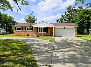 27996 W Eleven Mile Rd, Farmington Hills, MI 48336