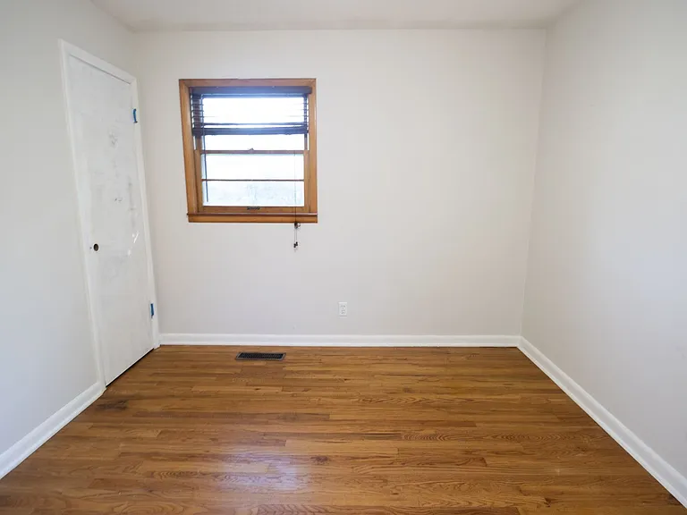 2501 Brookside Ct — Photo 9
