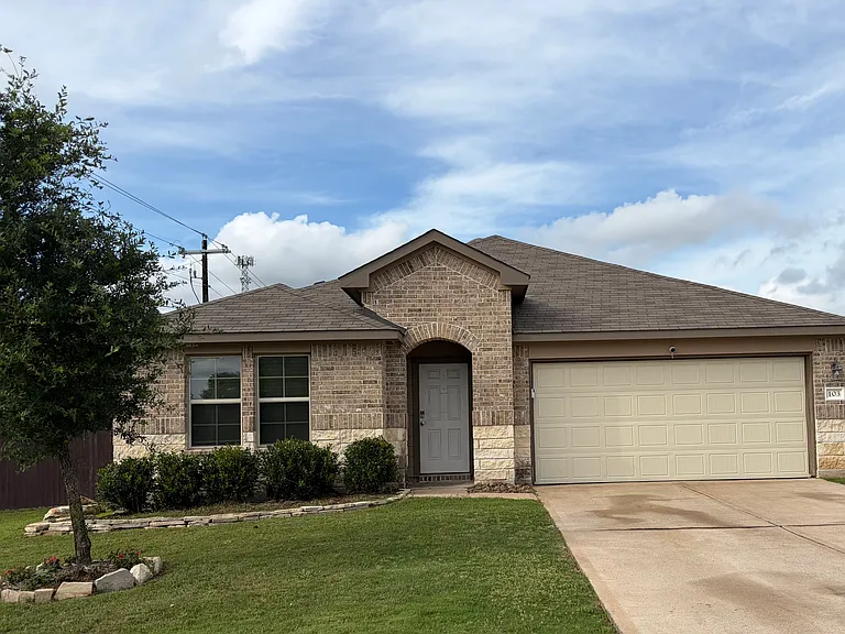 103 Pecos Dr — Photo 1