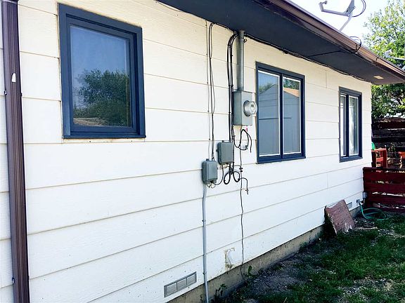 4th image of 231 1st Ave SE