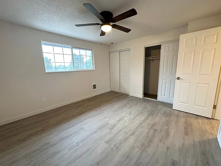 2795 N Clark Ct — Photo 15
