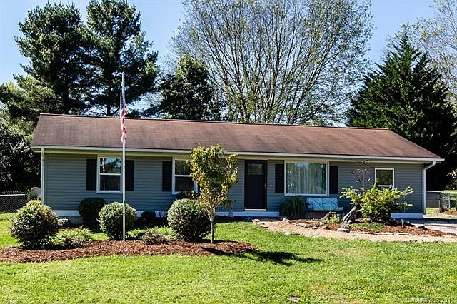 1st image of 32 W Broadleaf Dr