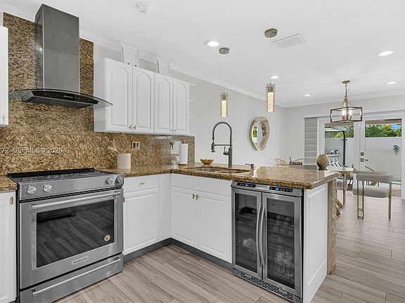 5th image of 1777 SW 136th Pl