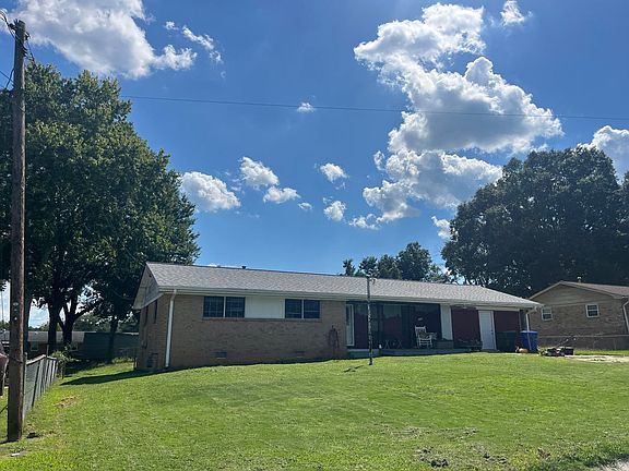 3rd image of 1059 Meadowbrook Ln NW