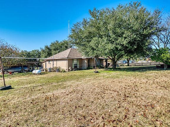 3rd image of 950 Town And Country Ln