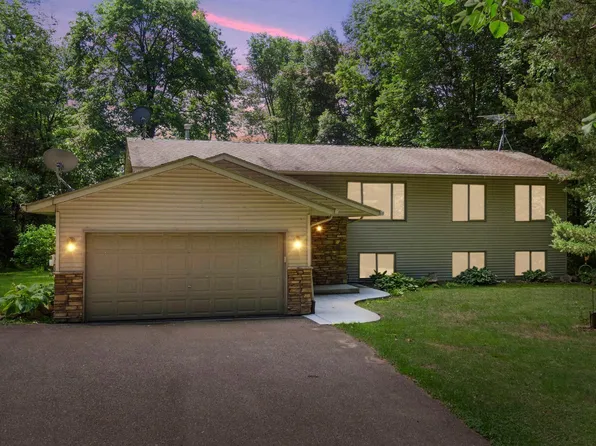 12433 282nd St, Lindstrom, MN 55045