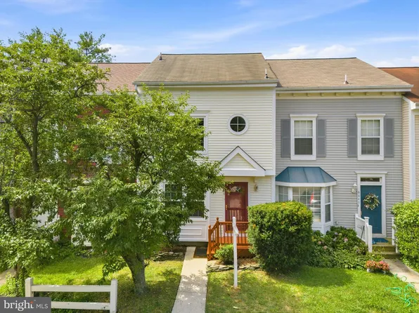6645 Medinah Ln, Alexandria, VA 22312